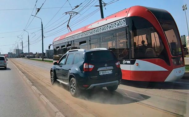 В Туле водитель устроил «пылевую бурю» на встречных трамвайных путях