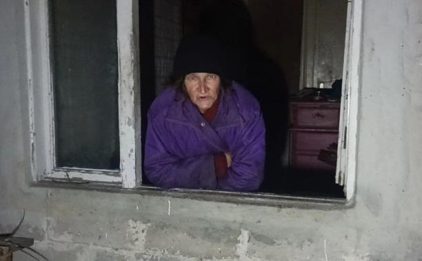 В Туле пенсионерка по своей воле живет на заброшенной даче в нечеловеческих условиях