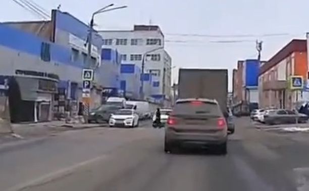 На ул. Мосина торопливый водитель едва не сбил пешехода
