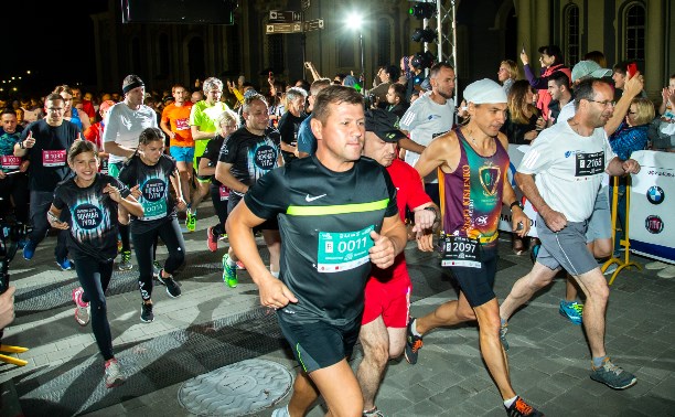 600 бегунов приняли участие в гонке «Ночная Тула»