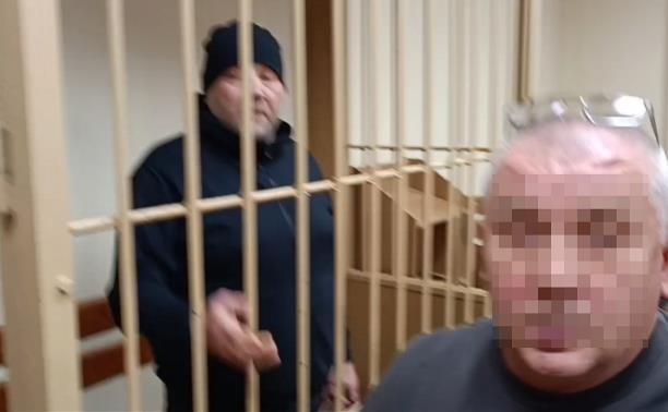 В зале суда адвокат Никитина накинулся на журналиста Myslo