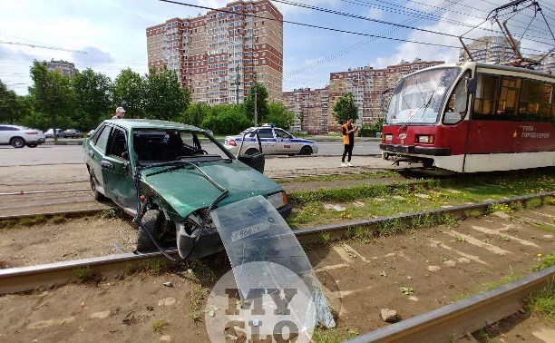 Серьезное ДТП на Зеленстрое: водитель легковушки выбил головой лобовое стекло