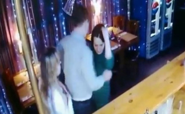 Видео: пьяный сотрудник УФСИН стал участником драки в новомосковском клубе